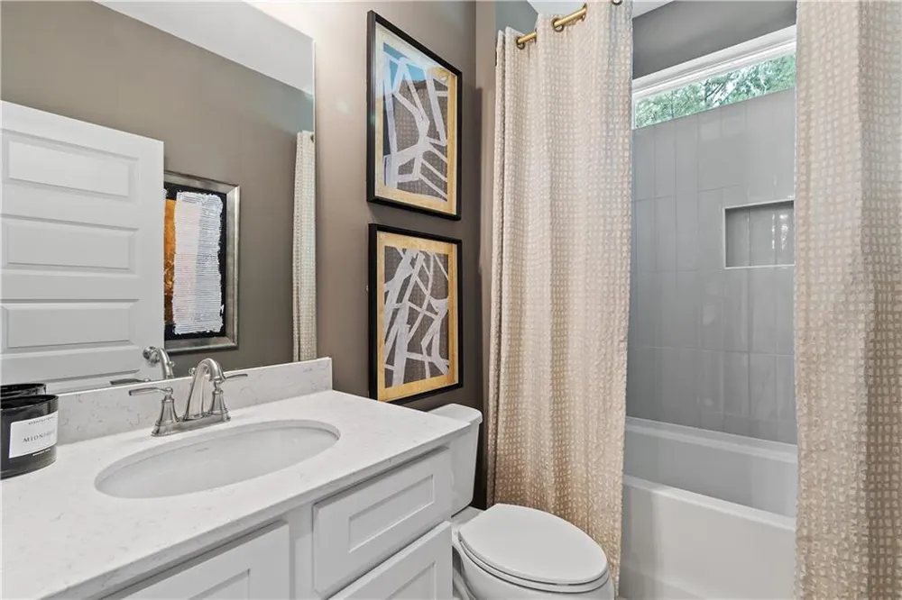 2804 Niblick Green Loop Snellville, GA 30039