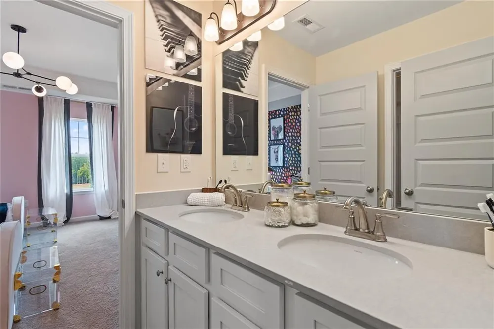 2804 Niblick Green Loop Snellville, GA 30039