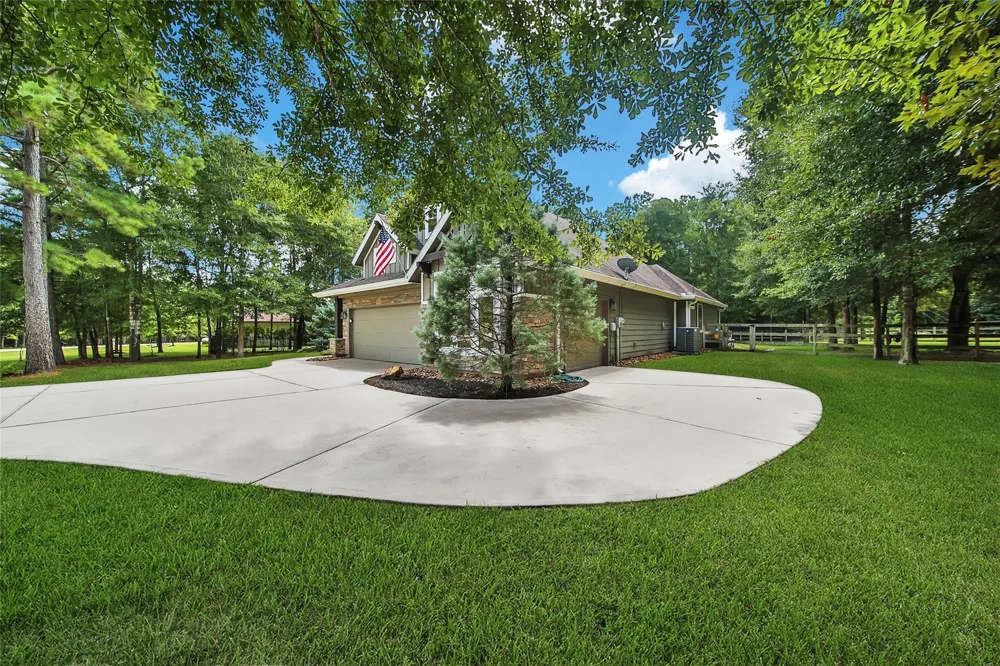 8857 Catamaran Way Montgomery, TX 77316