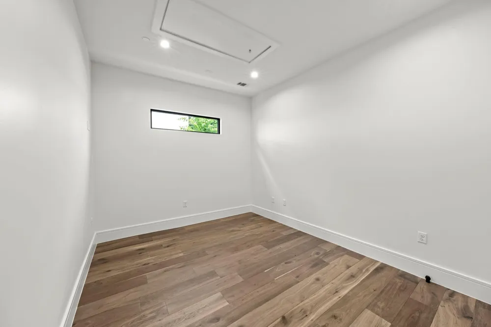4814 Locust Street Bellaire, TX 77401