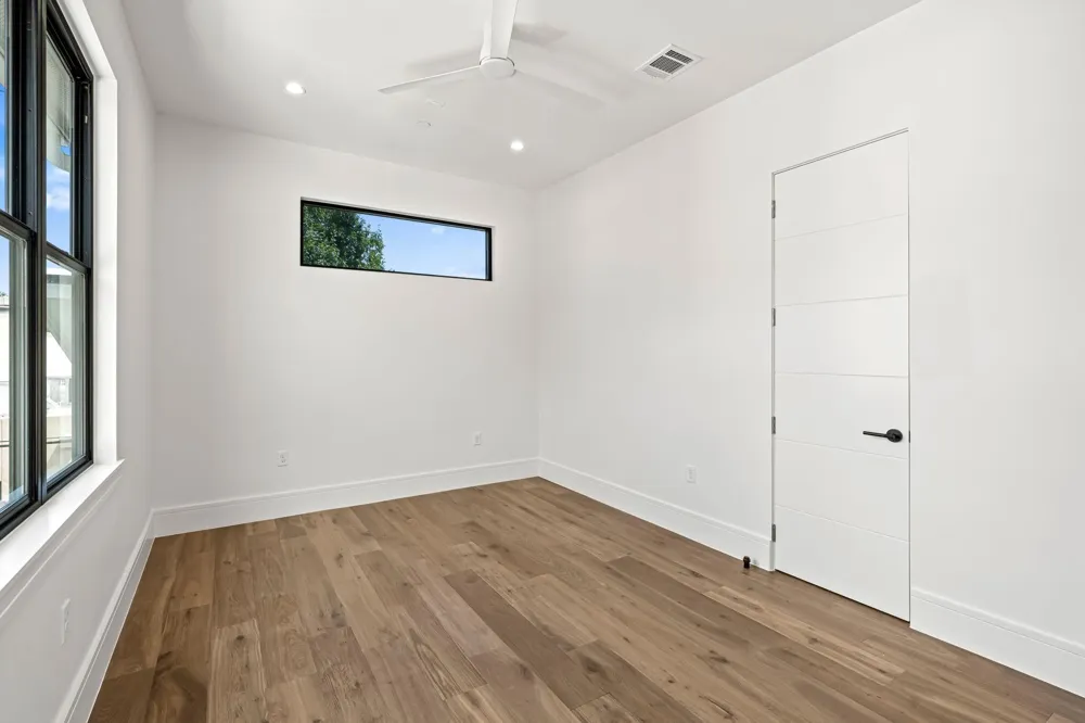 4814 Locust Street Bellaire, TX 77401