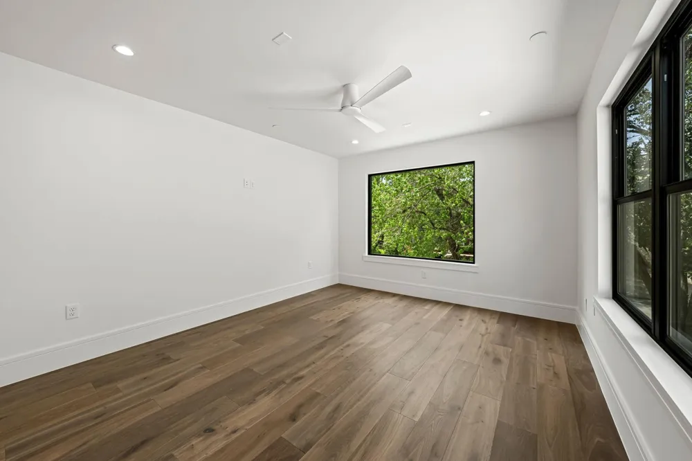 4814 Locust Street Bellaire, TX 77401