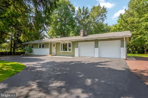 195 LAWRENCEVILLE PENNINGTON ROAD