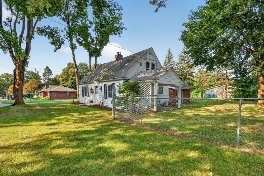 539 Coolidge Avenue Kalamazoo, MI 49006