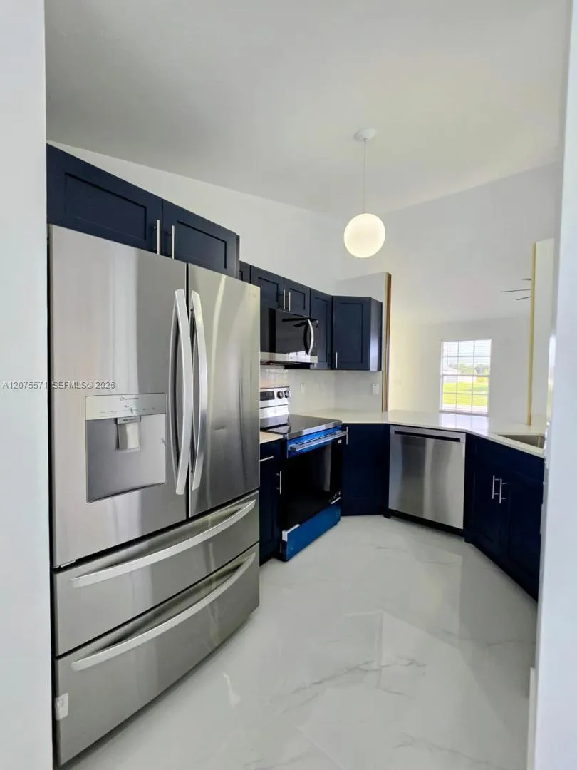 626 SW 25th Ter Cape Coral, FL 33914