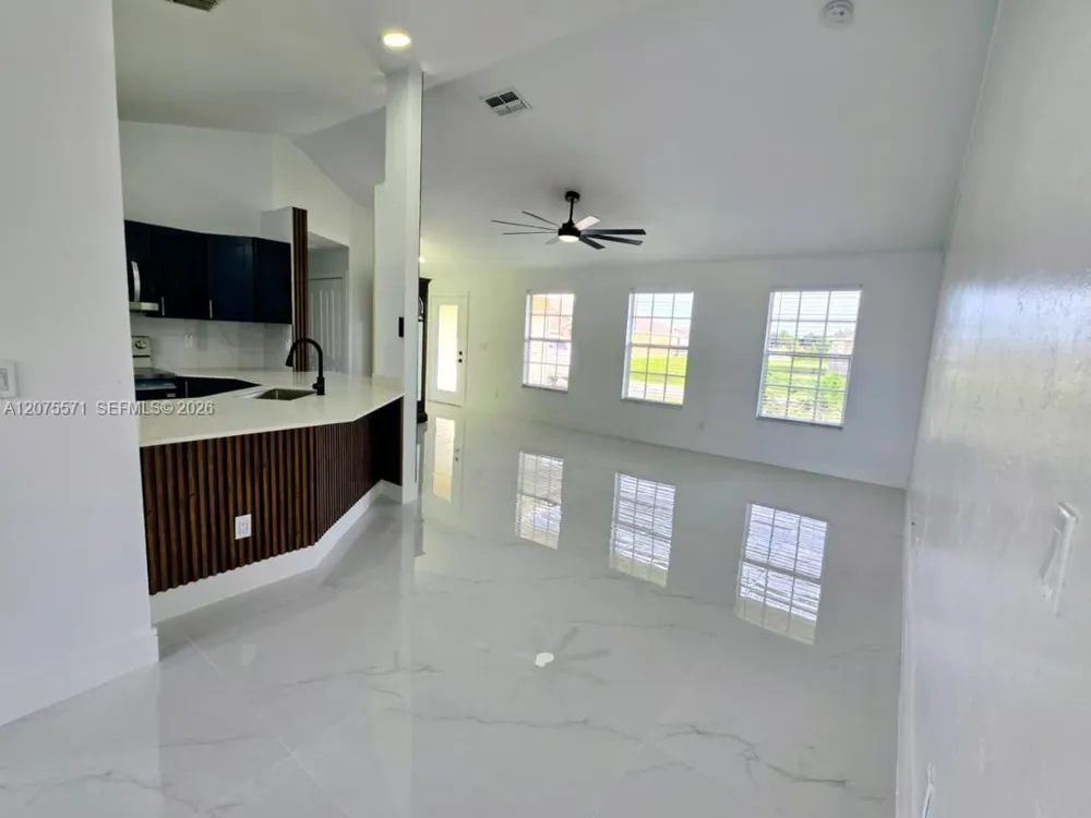 626 SW 25th Ter Cape Coral, FL 33914