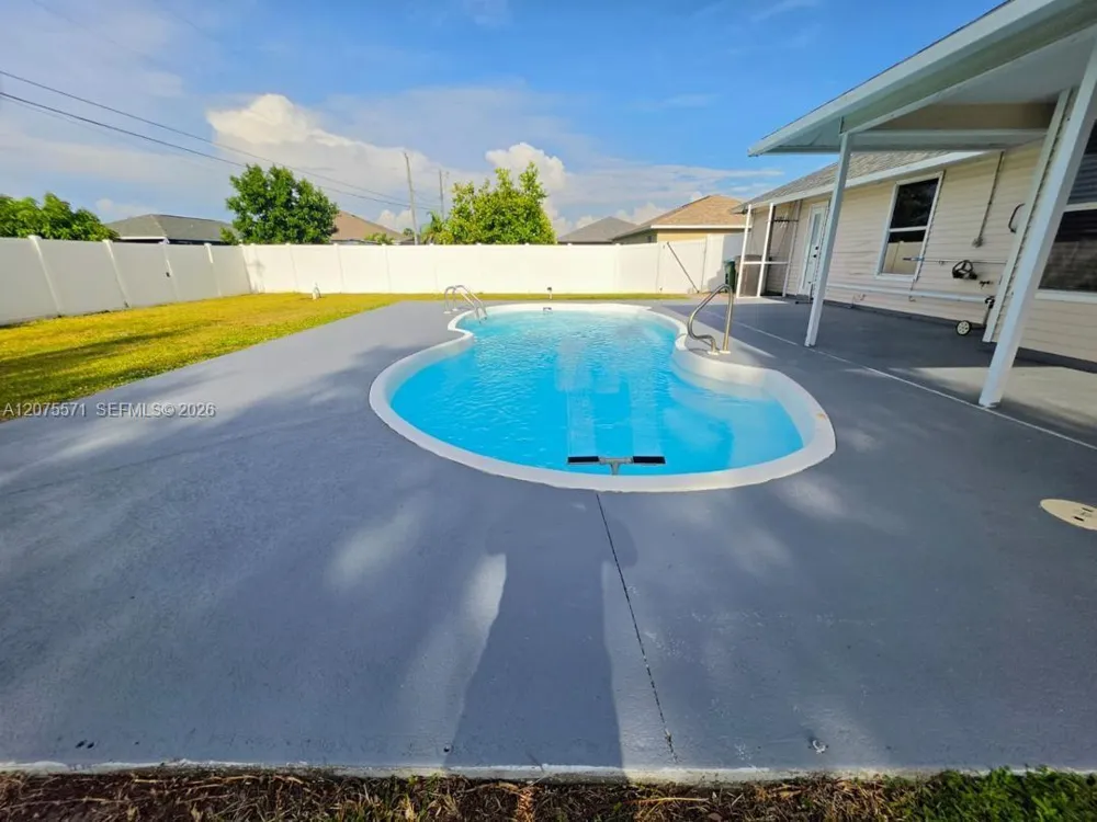 626 SW 25th Ter Cape Coral, FL 33914