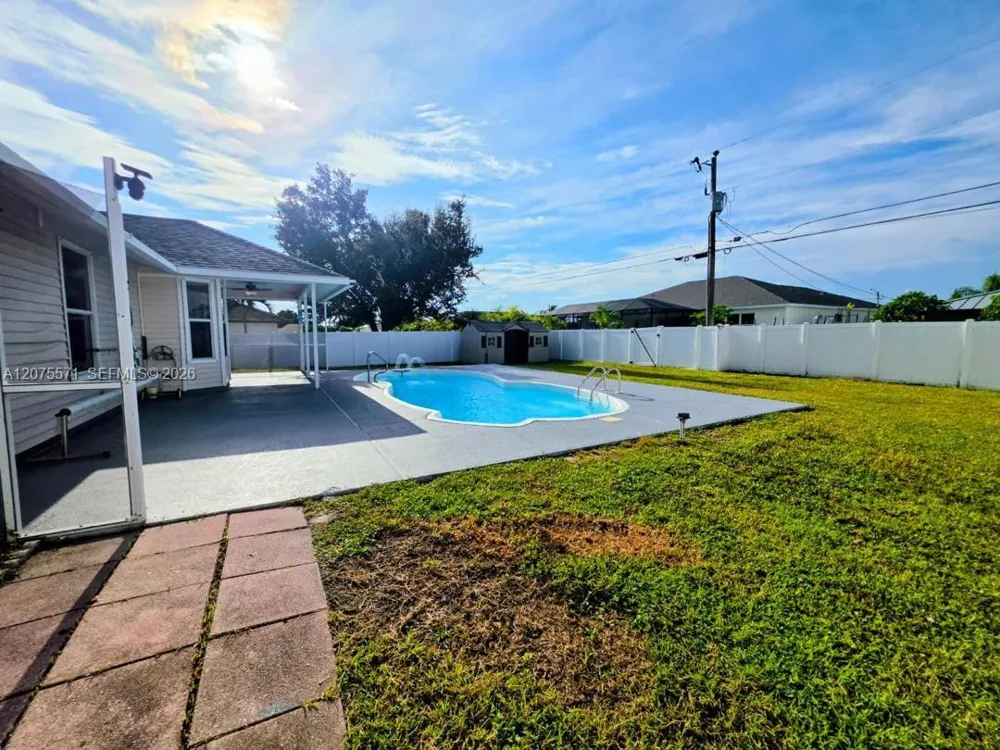 626 SW 25th Ter Cape Coral, FL 33914