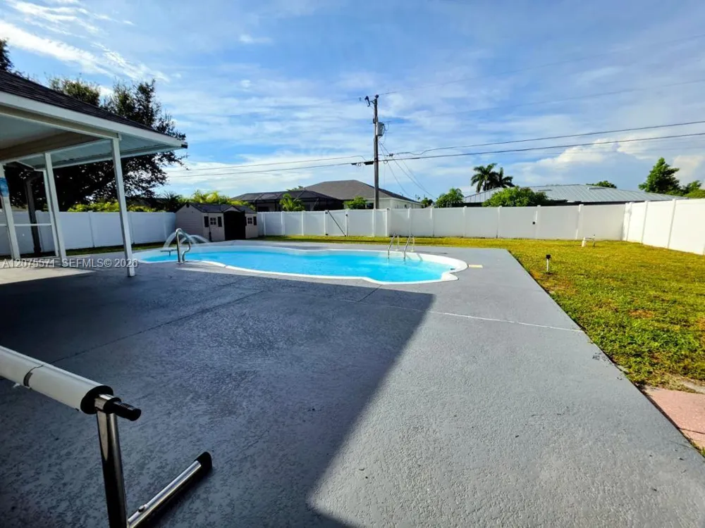 626 SW 25th Ter Cape Coral, FL 33914