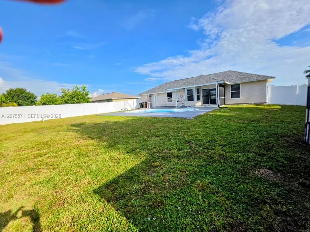 626 SW 25th Ter Cape Coral, FL 33914