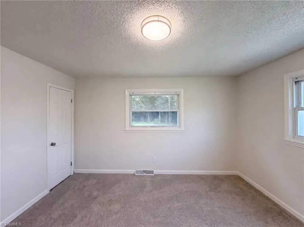 169 Bedford Drive Lexington, NC 27295
