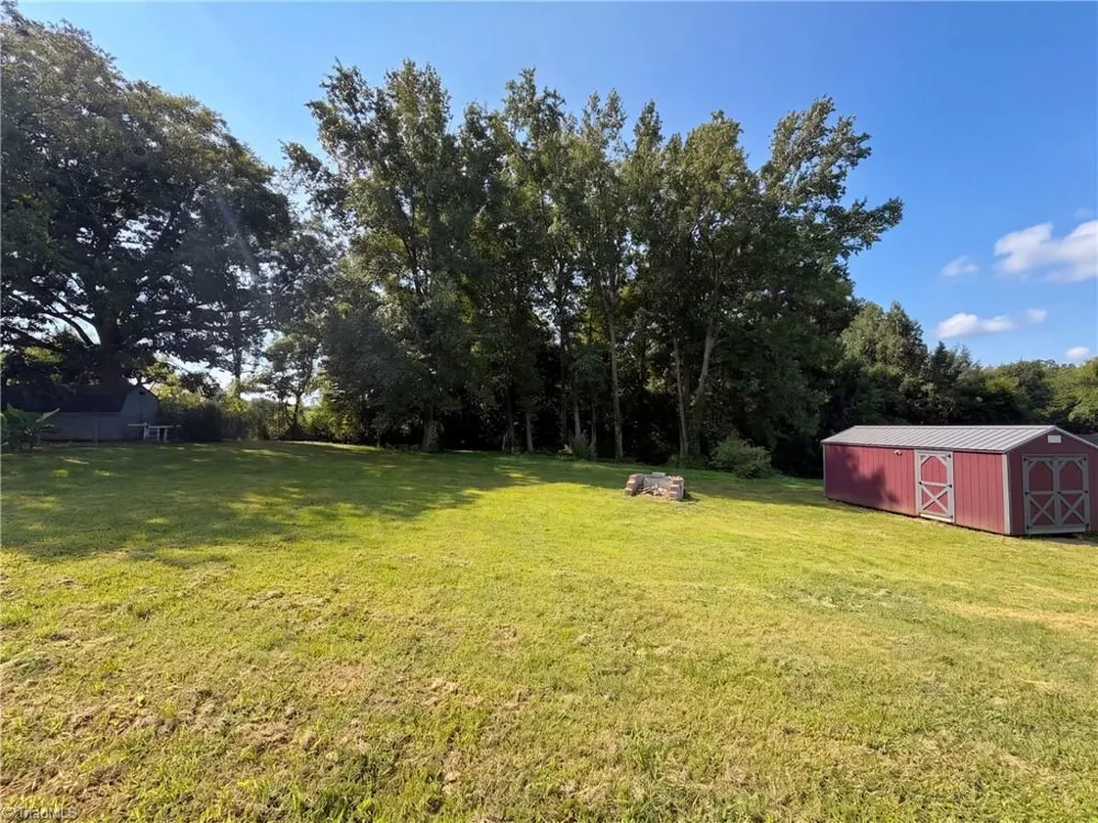 169 Bedford Drive Lexington, NC 27295