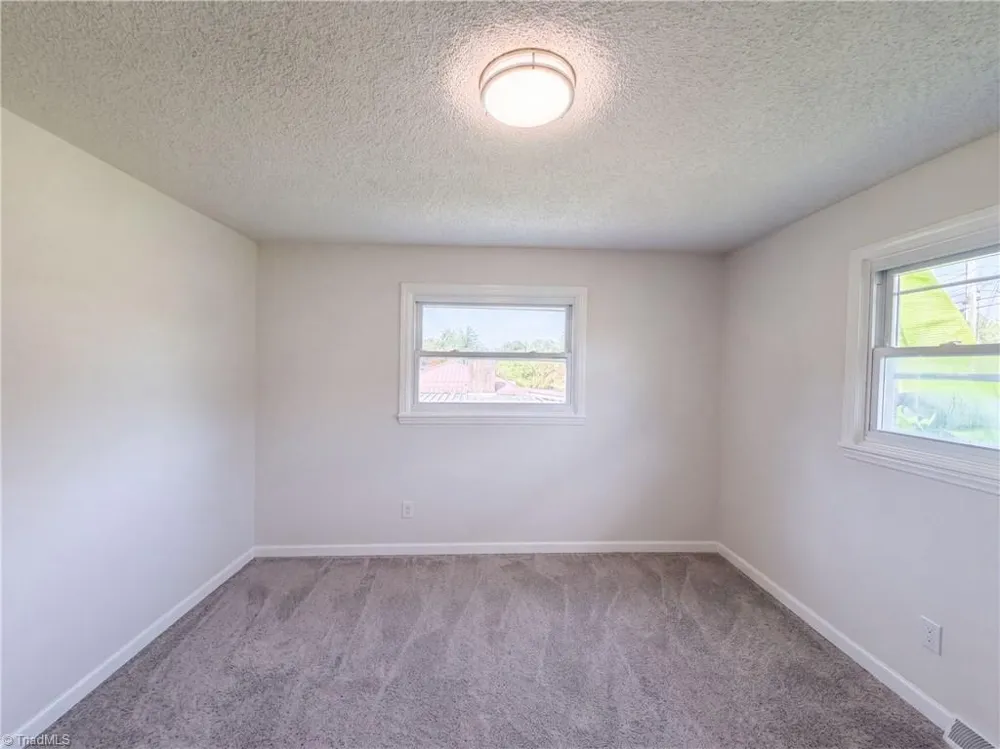 169 Bedford Drive Lexington, NC 27295