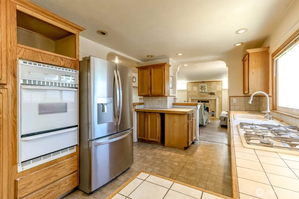 24925 20TH AVENUE S Des Moines, WA 98198