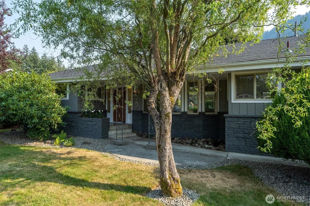 102 E Adams Avenue Morton, WA 98356