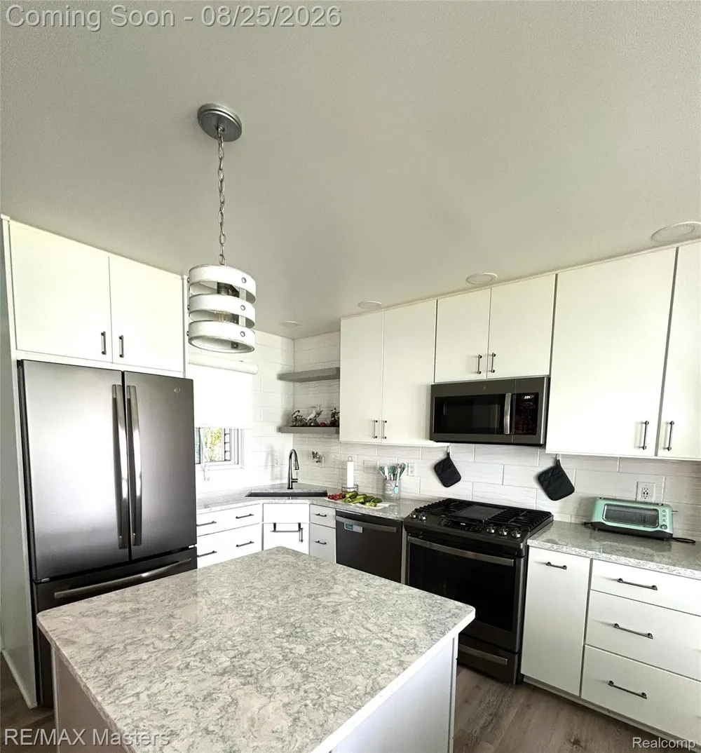 350 Dewey Lake Beach Cambridge Township, MI 49230