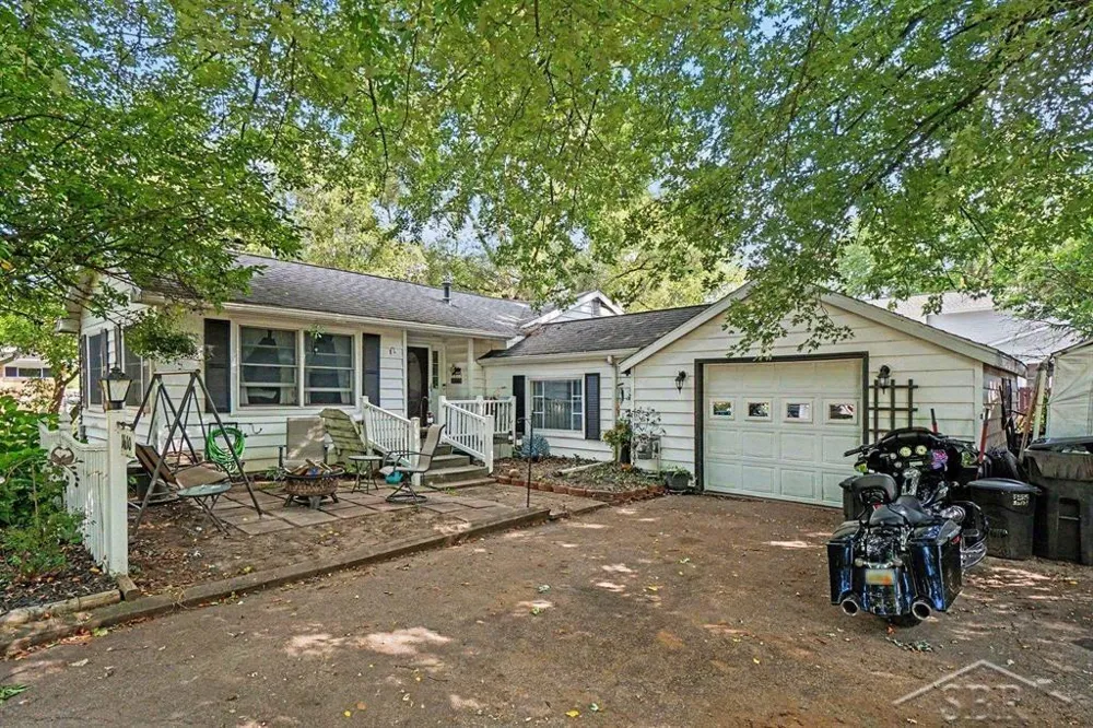 1610 E Ashman Street Midland City, MI 48642
