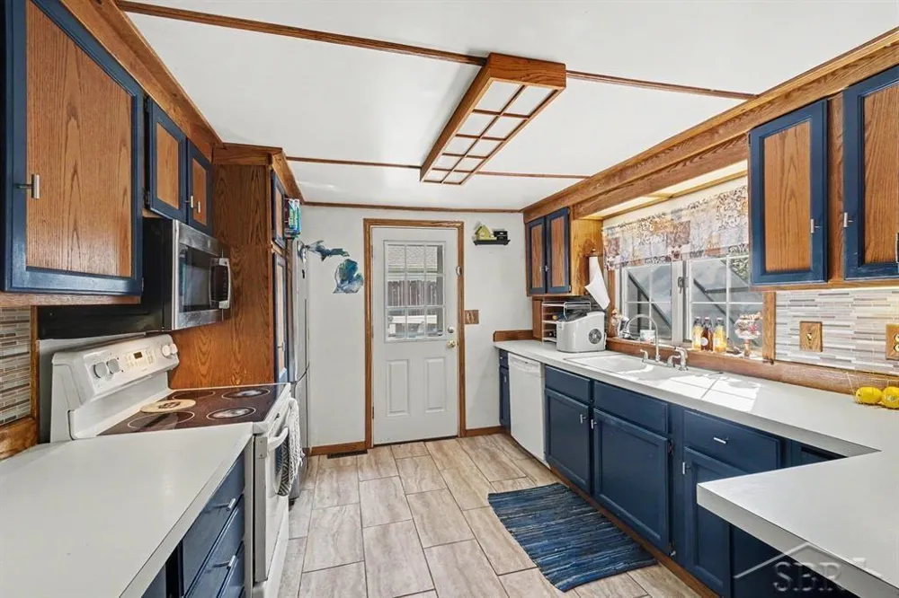 1610 E Ashman Street Midland City, MI 48642