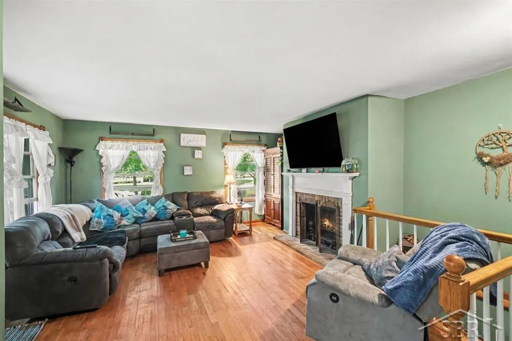 1610 E Ashman Street Midland City, MI 48642