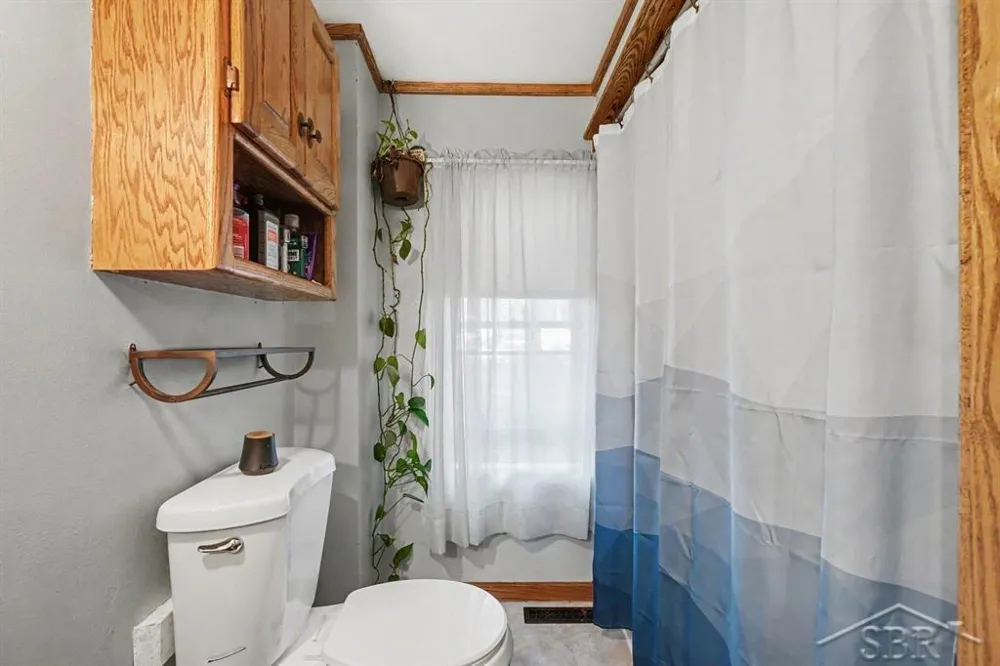 1610 E Ashman Street Midland City, MI 48642