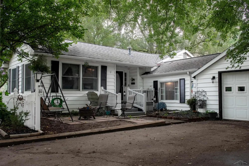 1610 E Ashman Street Midland City, MI 48642