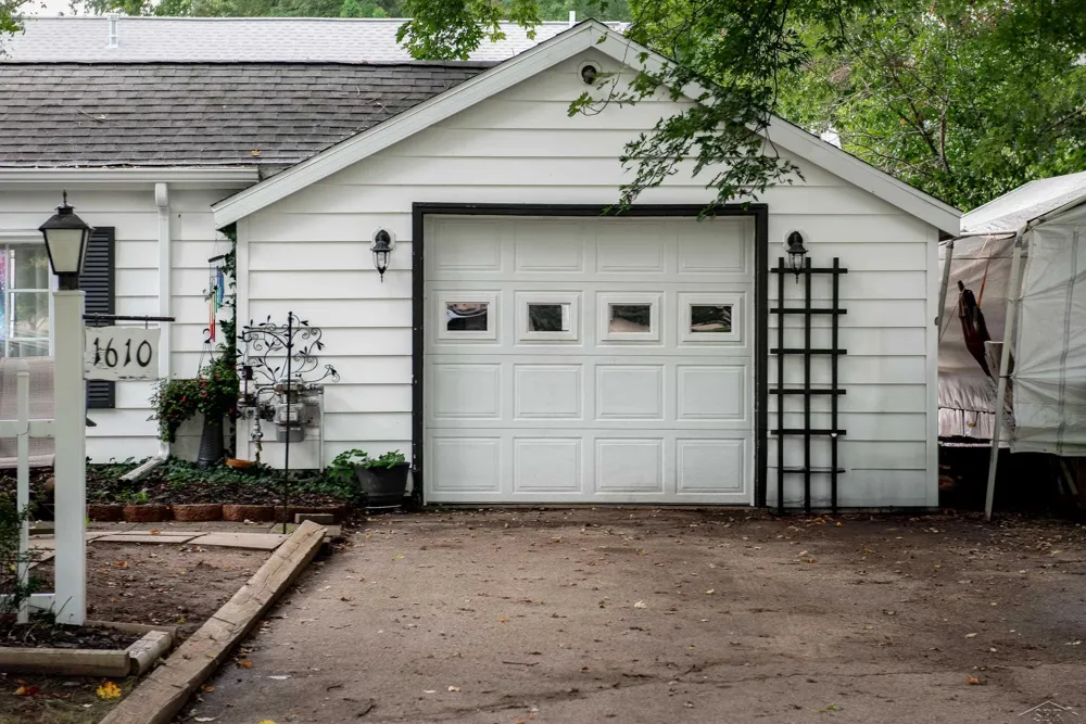1610 E Ashman Street Midland City, MI 48642