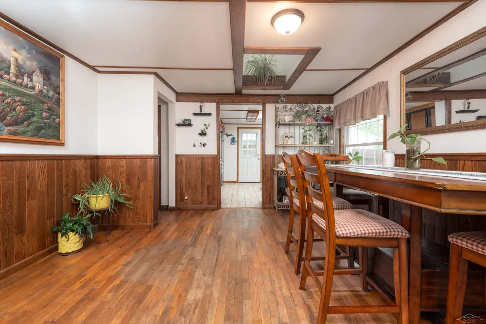 1610 E Ashman Street Midland City, MI 48642