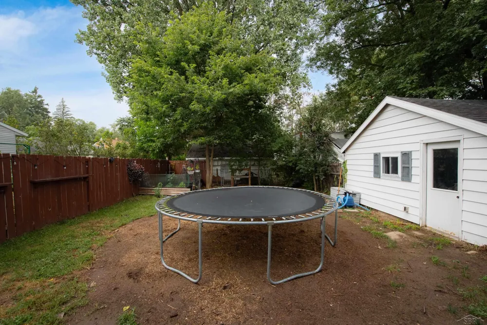 1610 E Ashman Street Midland City, MI 48642