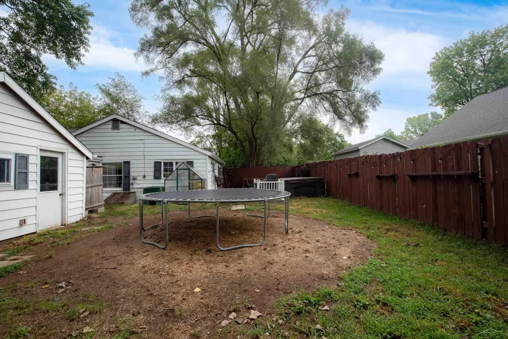1610 E Ashman Street Midland City, MI 48642