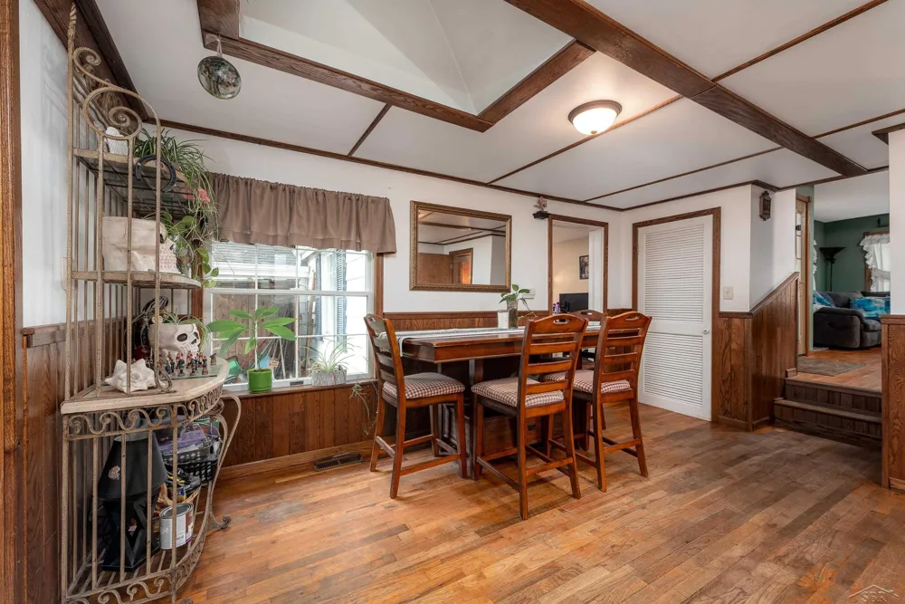 1610 E Ashman Street Midland City, MI 48642