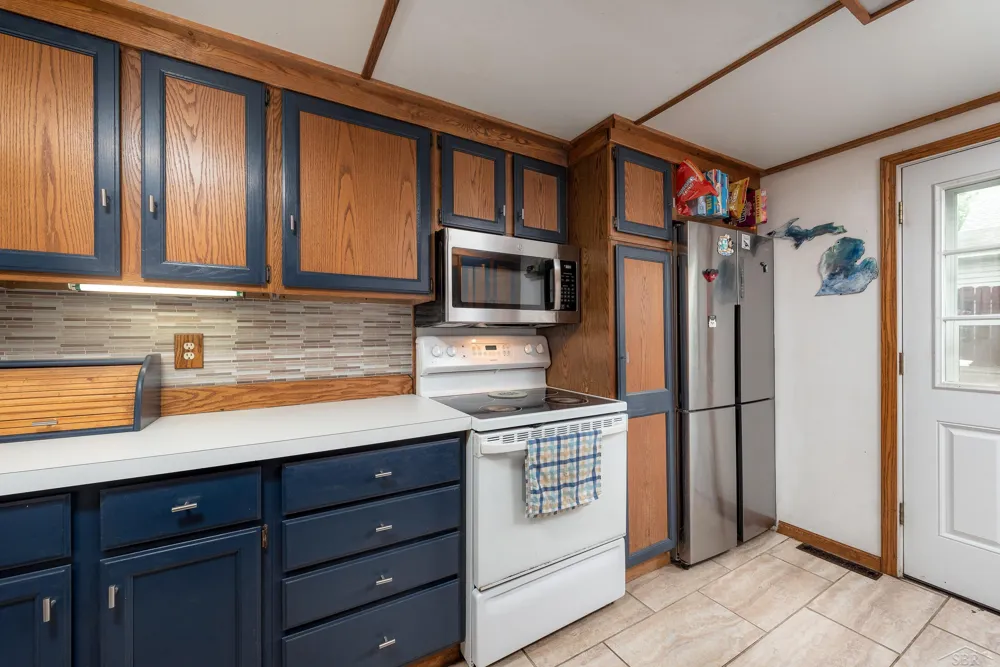 1610 E Ashman Street Midland City, MI 48642