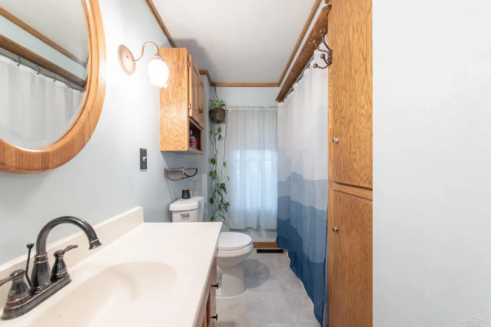 1610 E Ashman Street Midland City, MI 48642