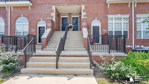 2734 Riverside Drive