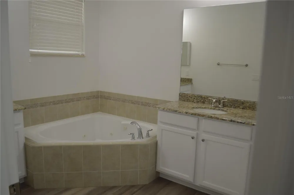 6828 HELMSLEY CIRCLE Windermere, FL 34786