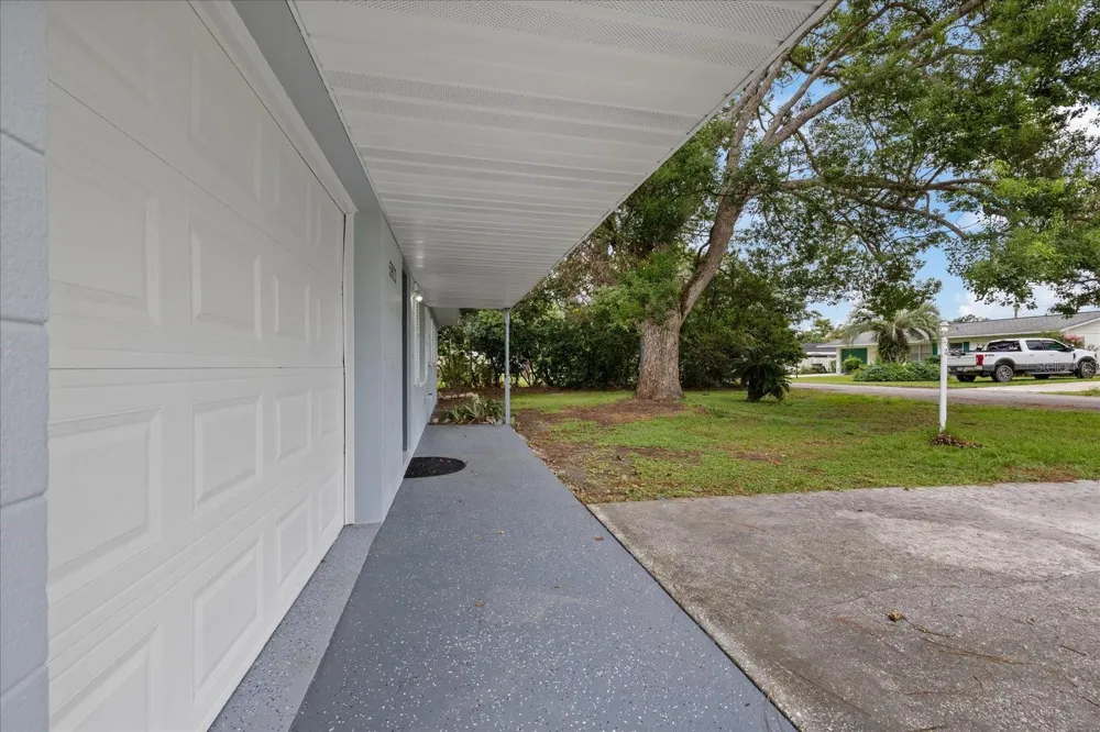5900 AVOCADO STREET Zephyrhills, FL 33542