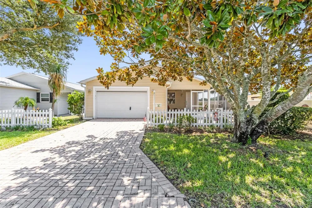 2801 BARBOZA DRIVE The Villages, FL 32162