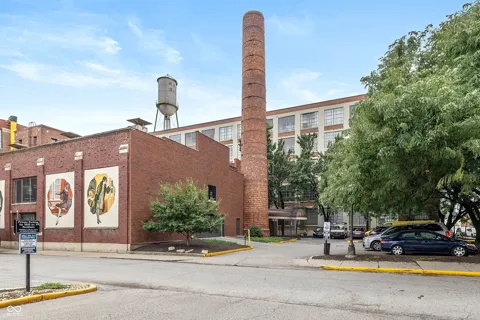 611 Park Avenue #105