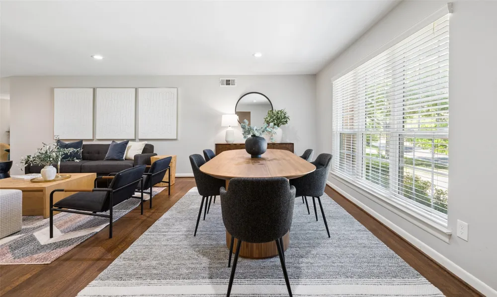 2546 Telegraph Avenue Dallas, TX 75228
