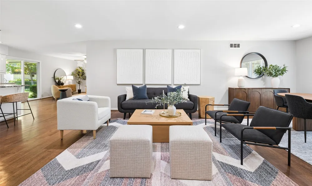 2546 Telegraph Avenue Dallas, TX 75228