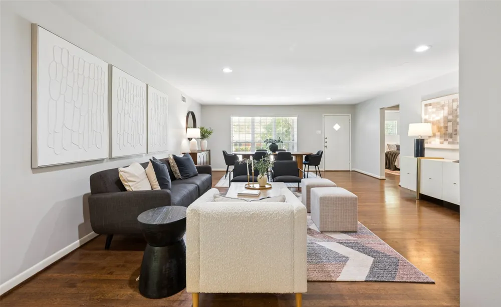 2546 Telegraph Avenue Dallas, TX 75228