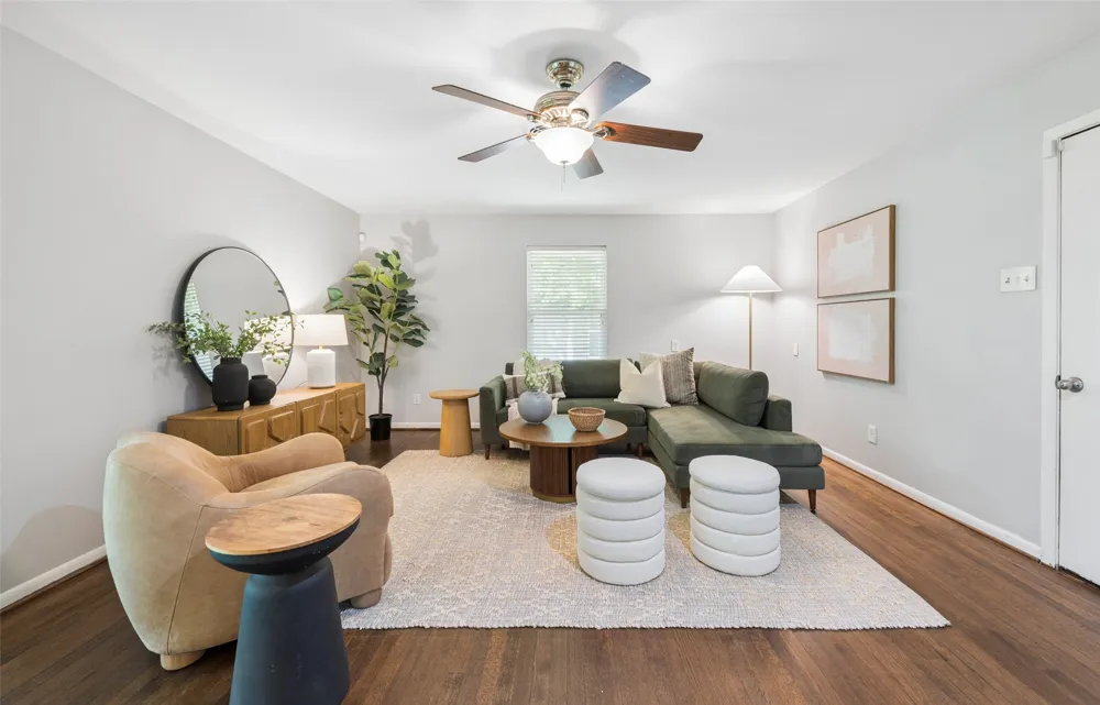 2546 Telegraph Avenue Dallas, TX 75228