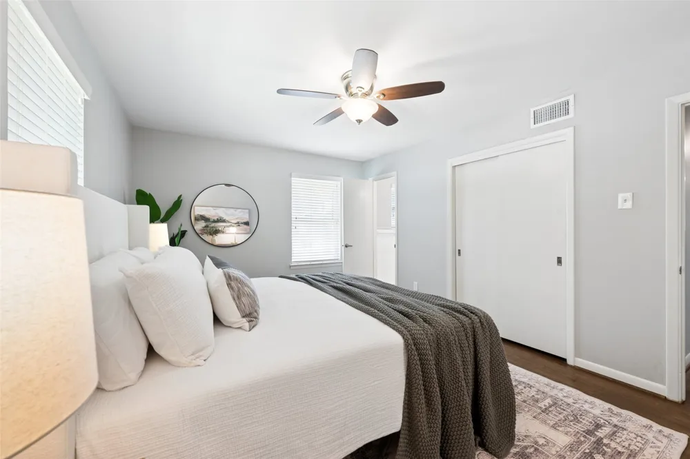 2546 Telegraph Avenue Dallas, TX 75228