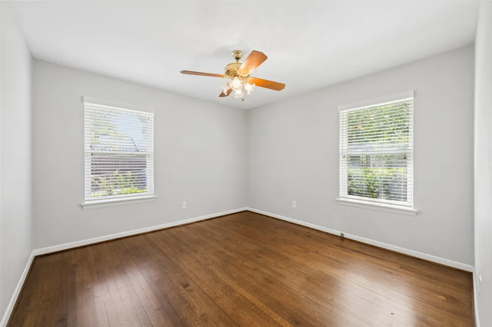 2546 Telegraph Avenue Dallas, TX 75228