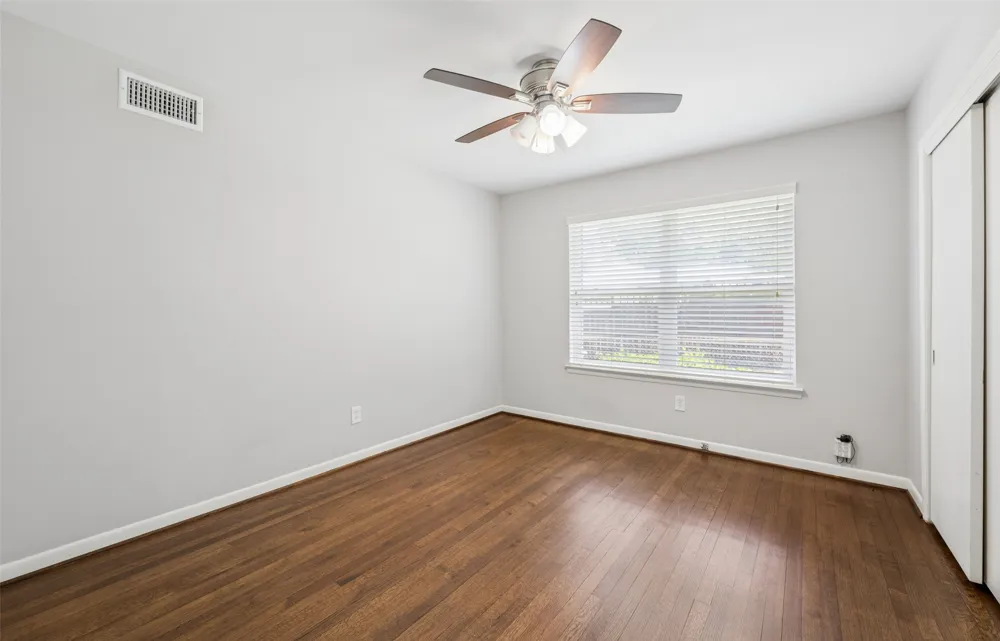 2546 Telegraph Avenue Dallas, TX 75228