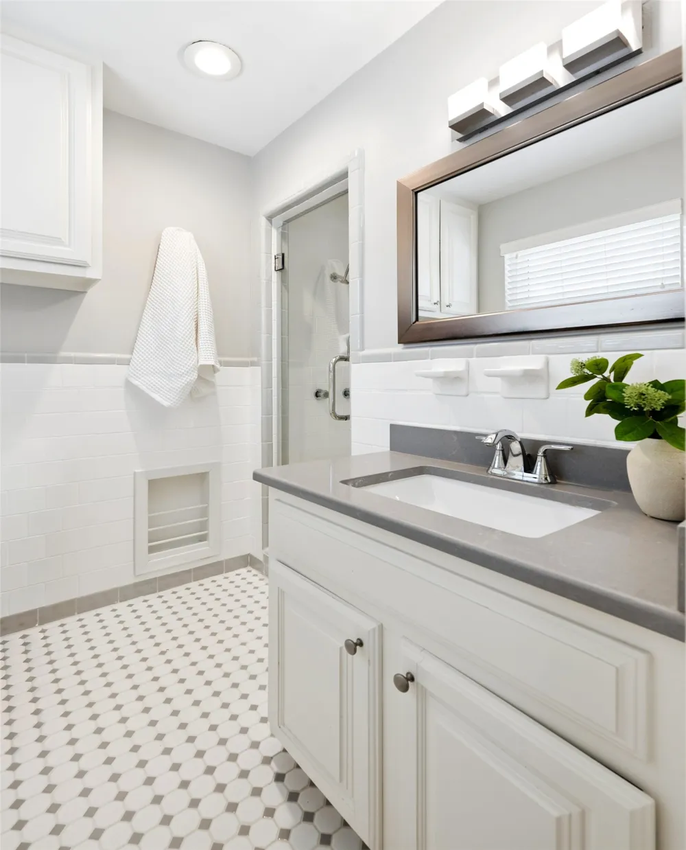 2546 Telegraph Avenue Dallas, TX 75228