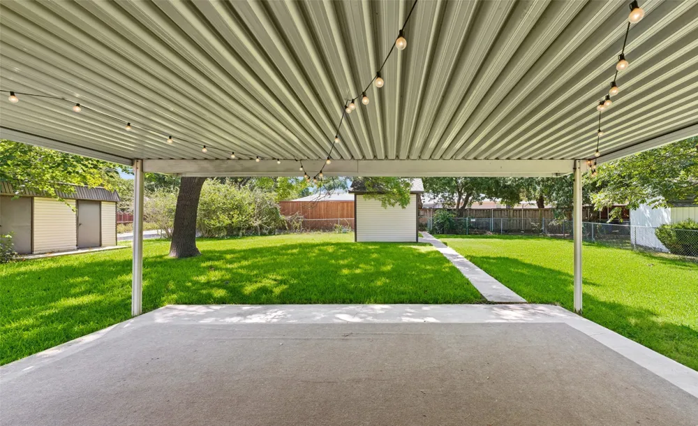 2546 Telegraph Avenue Dallas, TX 75228