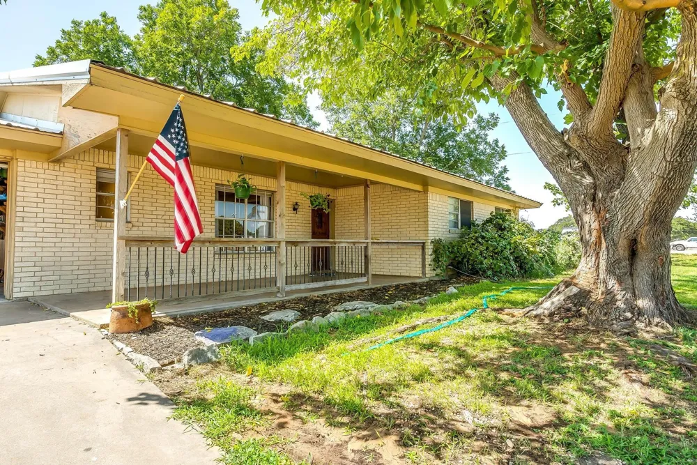 2446 Fm 205 Stephenville, TX 76401