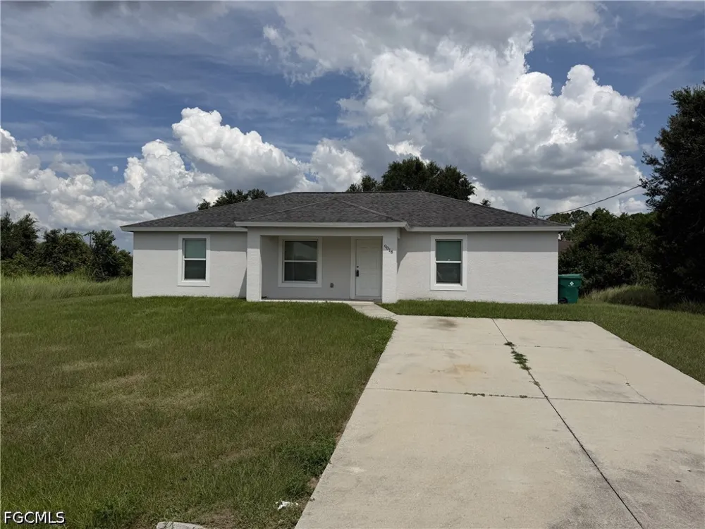 Penny Circle Labelle, FL 33935