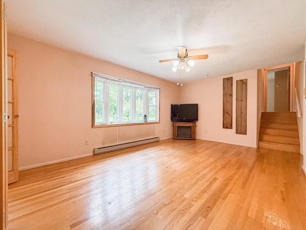 28493 Downey Street Dowagiac, MI 49047