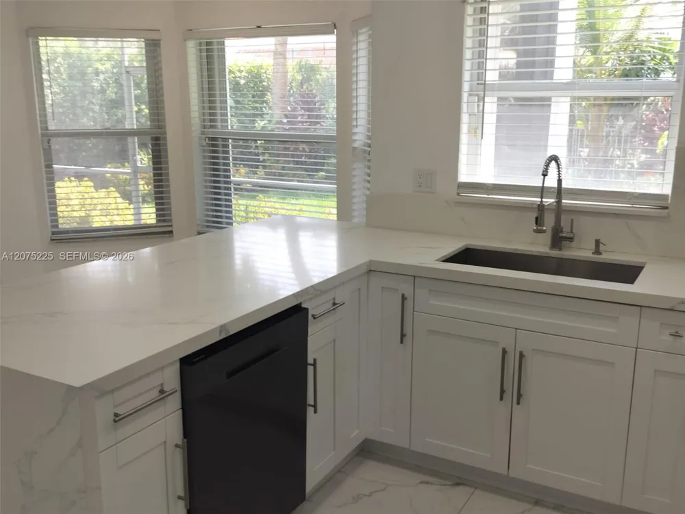 15842 SW 14 ST Pembroke Pines, FL 33027